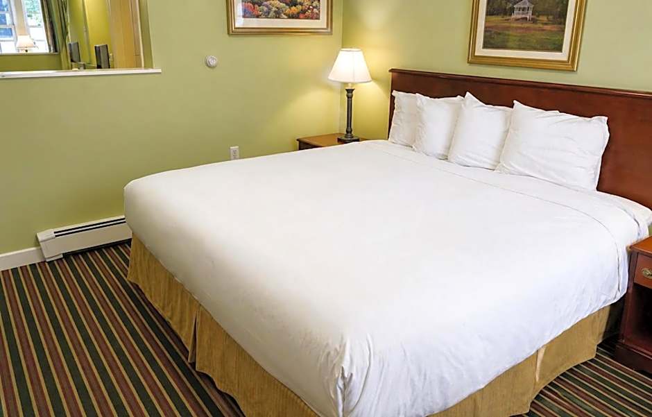 Colonial Motel