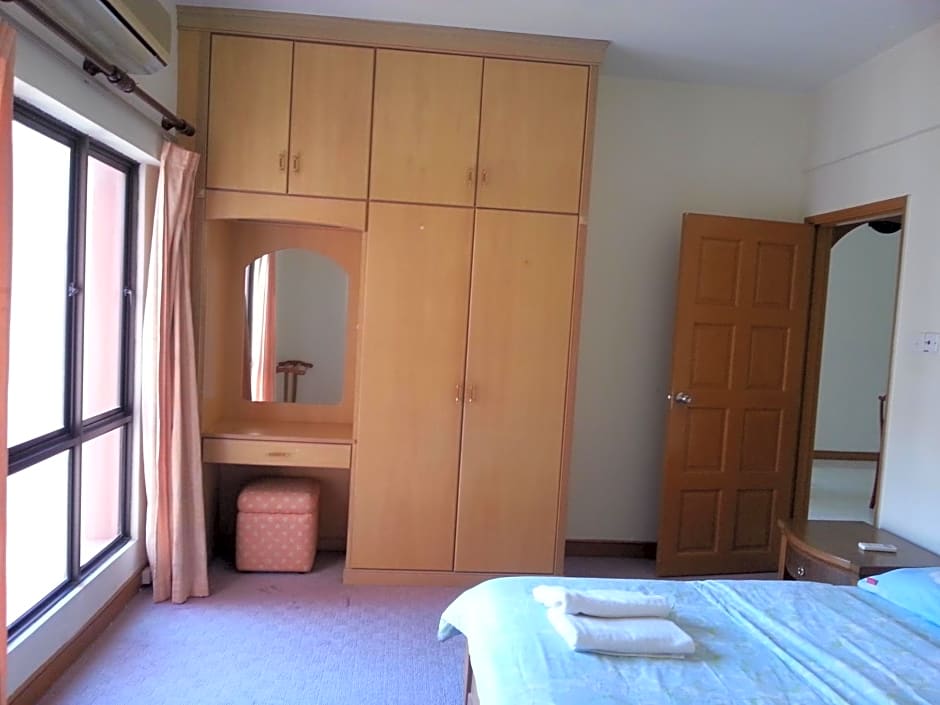 Homestay Marina Court