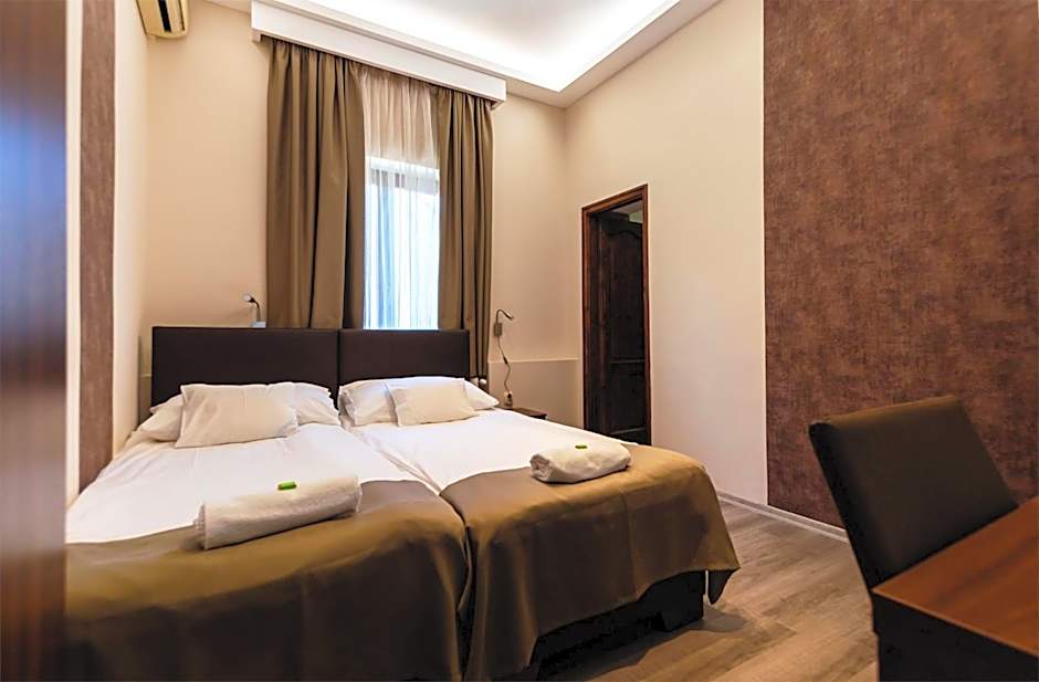 Vén Diófa De Lux Panzió