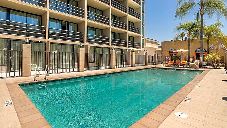 Holiday Inn Express Fullerton By IHG