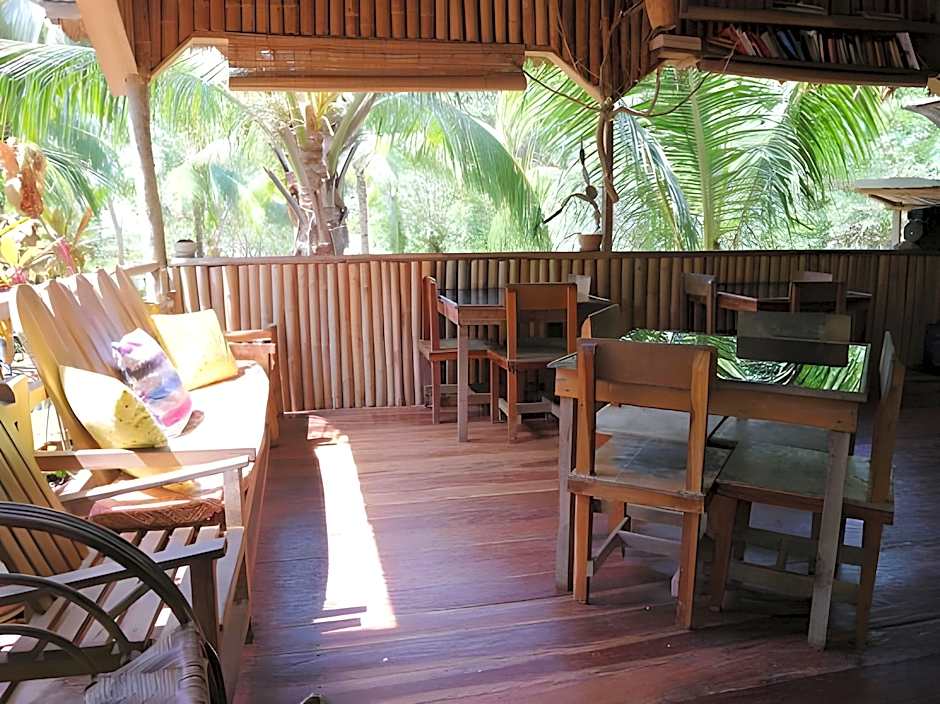 Toris Backpackers Paradise