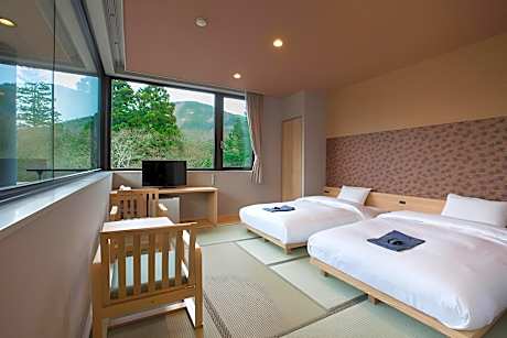 Standard Japanese Style Room with Shared Bathroom - Spa Ticket and Dinner at 7:30 PM Included