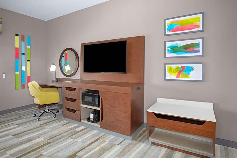 Hampton Inn By Hilton & Suites Watsonville, CA