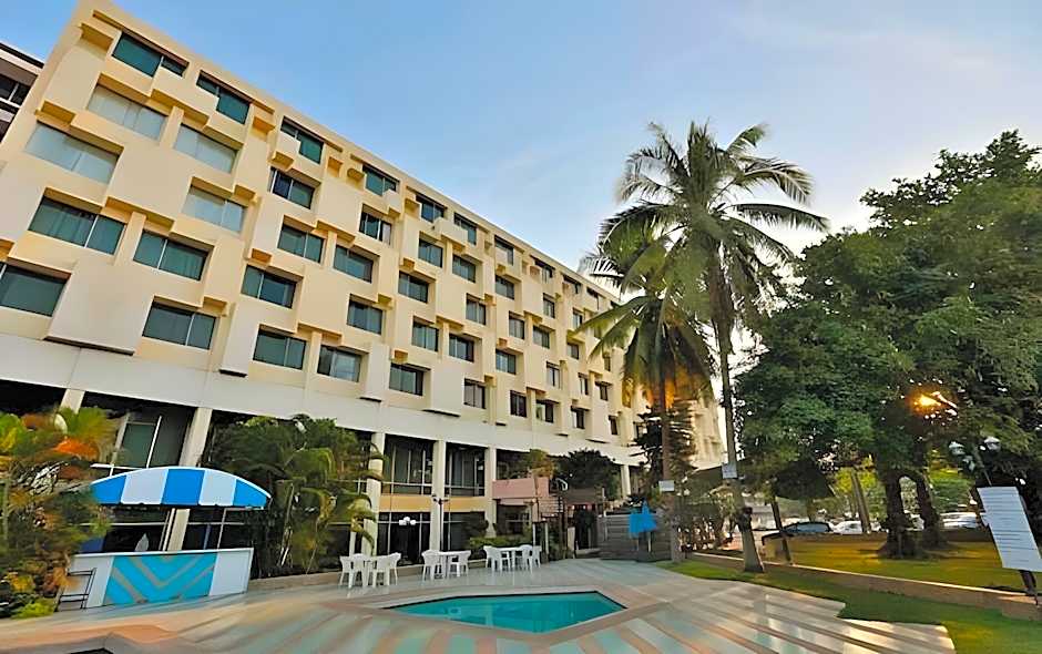 Charoen Hotel