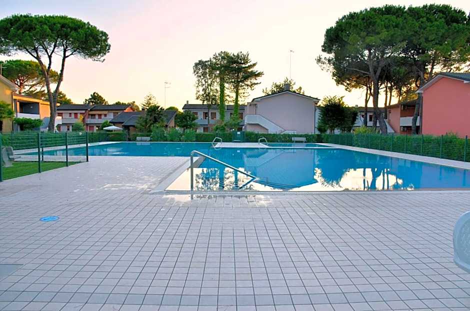 Cozy flat with pools in a holiday village