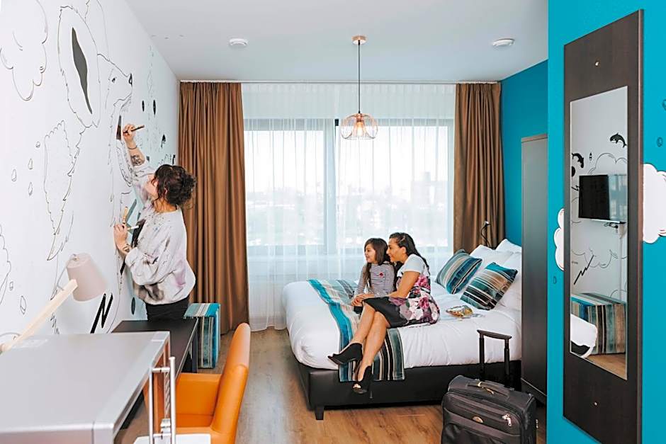 The Hague Teleport Hotel