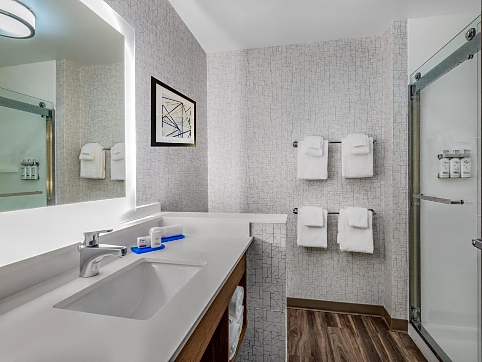Holiday Inn Express And Suites Ruskin By IHG