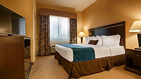 1 King Bed, Suite, Nonsmoking