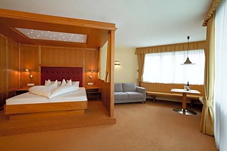 Suite with Mountain View