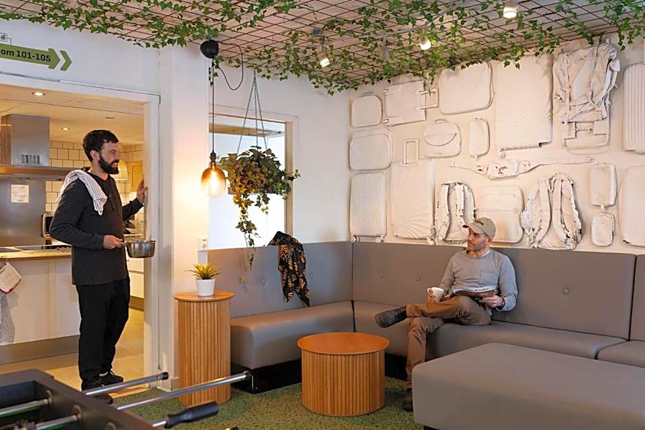 Slottsskogens Hostel