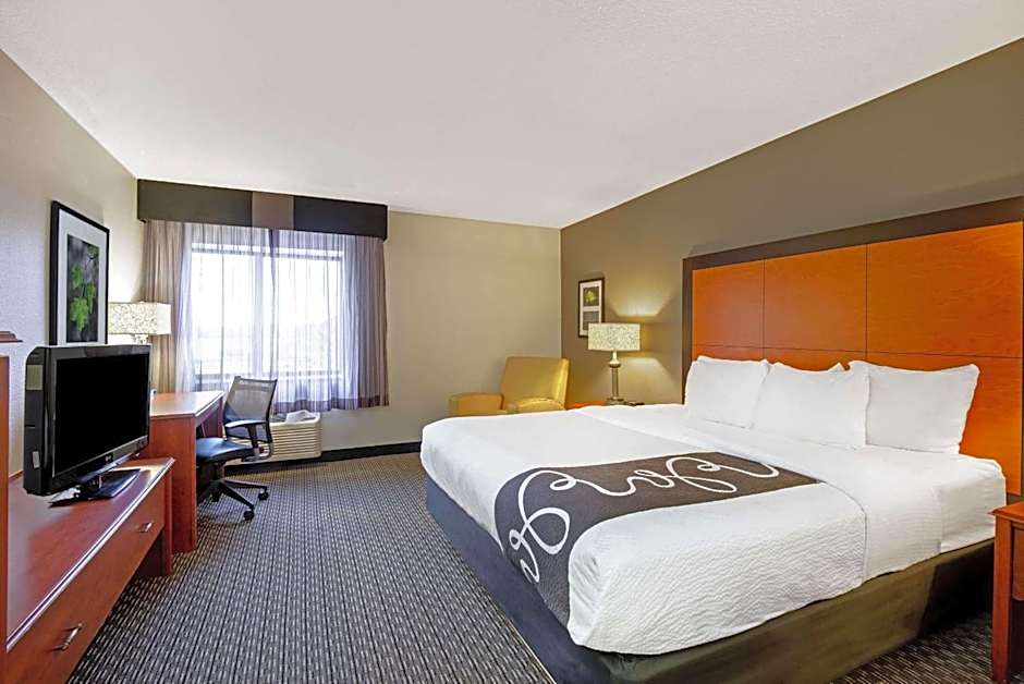 La Quinta Inn & Suites by Wyndham Harrisburg Airport Hershey