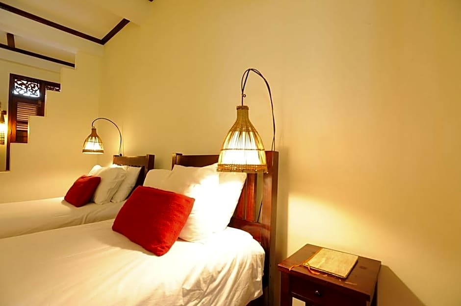 Lotus Villa  Hotel