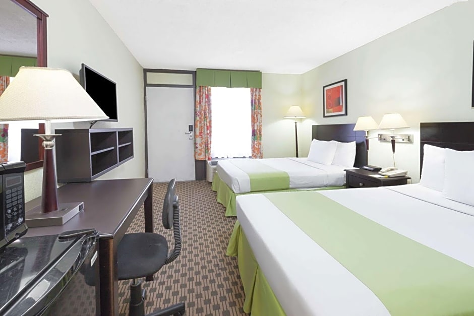 Days Inn by Wyndham Irving Grapevine DFW Airport North