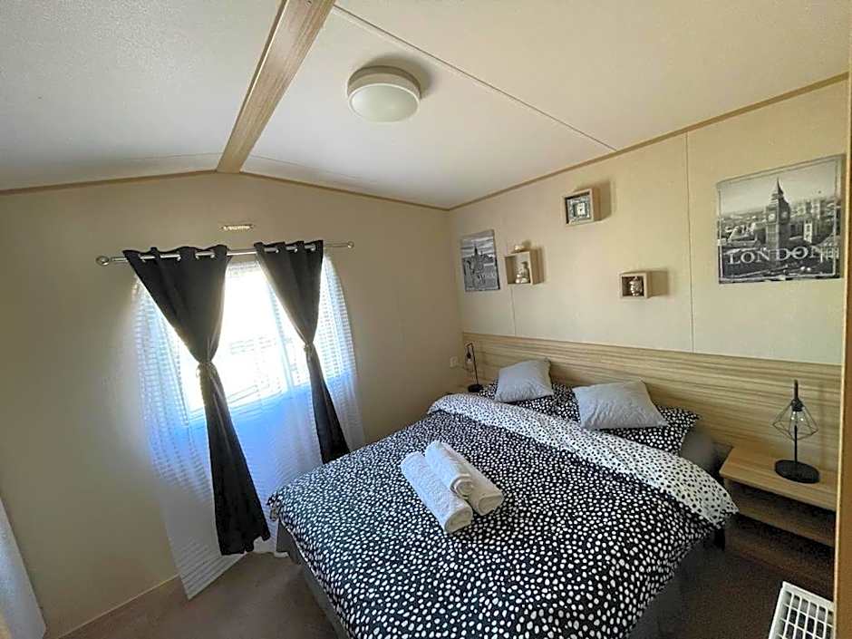 Holiday Park Caravan Fluffy in Harts Holiday Park