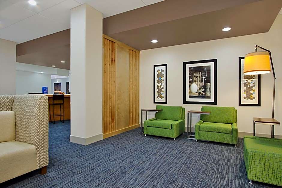 Holiday Inn Express & Suites Brookshire - Katy Freeway By IHG