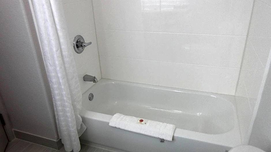 Comfort Inn & Suites Grand Forks near Alerus Center