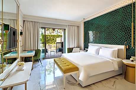 One-Bedroom Family Suite