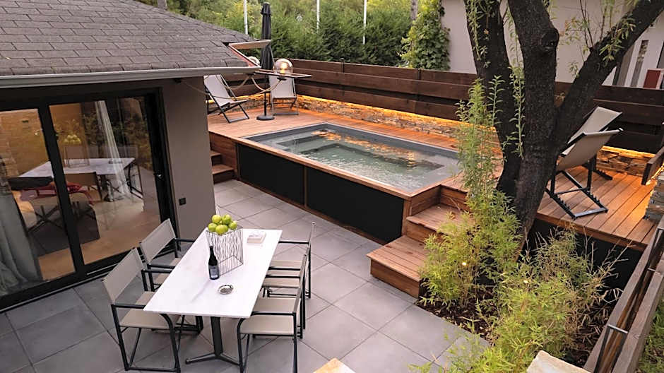 Sylvia Camping & Luxury Suites, Panel Hospitality Homes & Villas