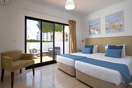 One-Bedroom Apartment with Two Terraces and Garden (4 Adults)