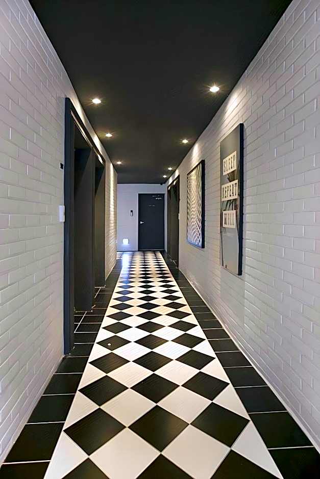 Brown Dot Hotel