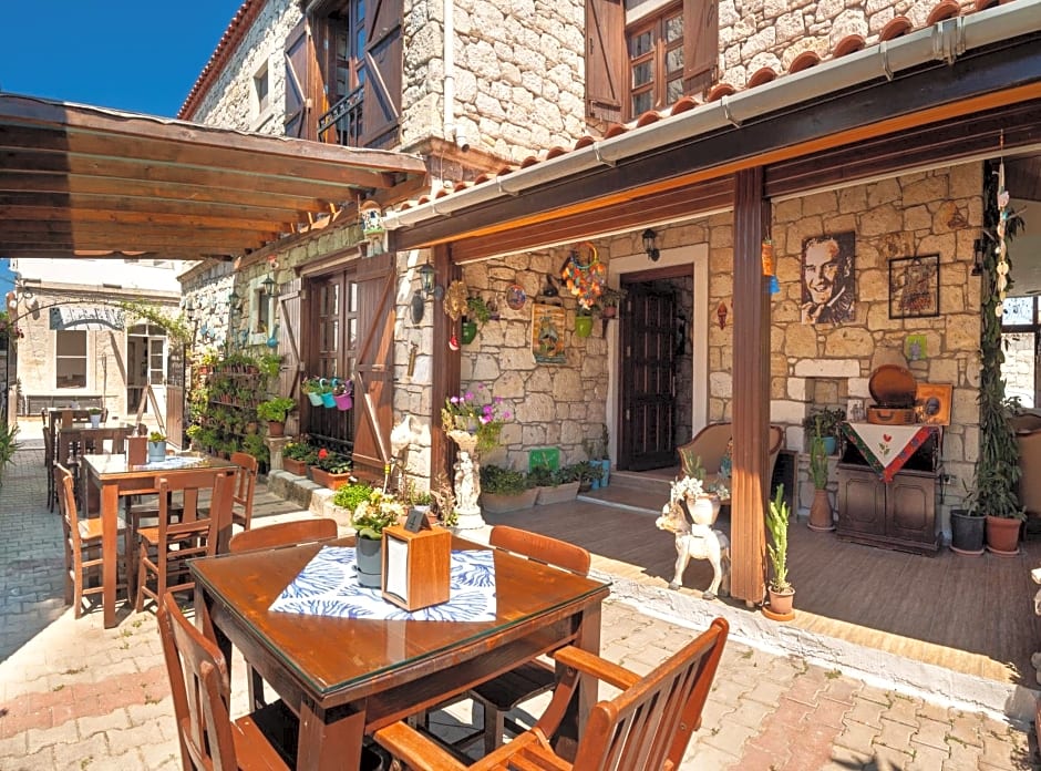Flores Hotel Alaçatı