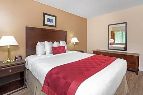 Two-Bedroom Suite with Two Queen Beds - Non-Smoking