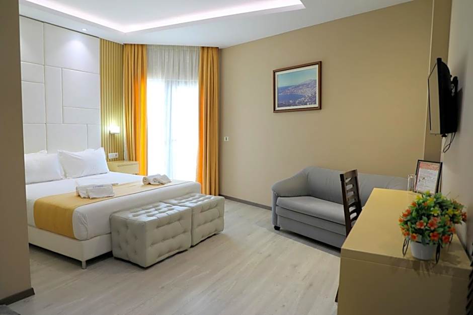 Hotel Strora