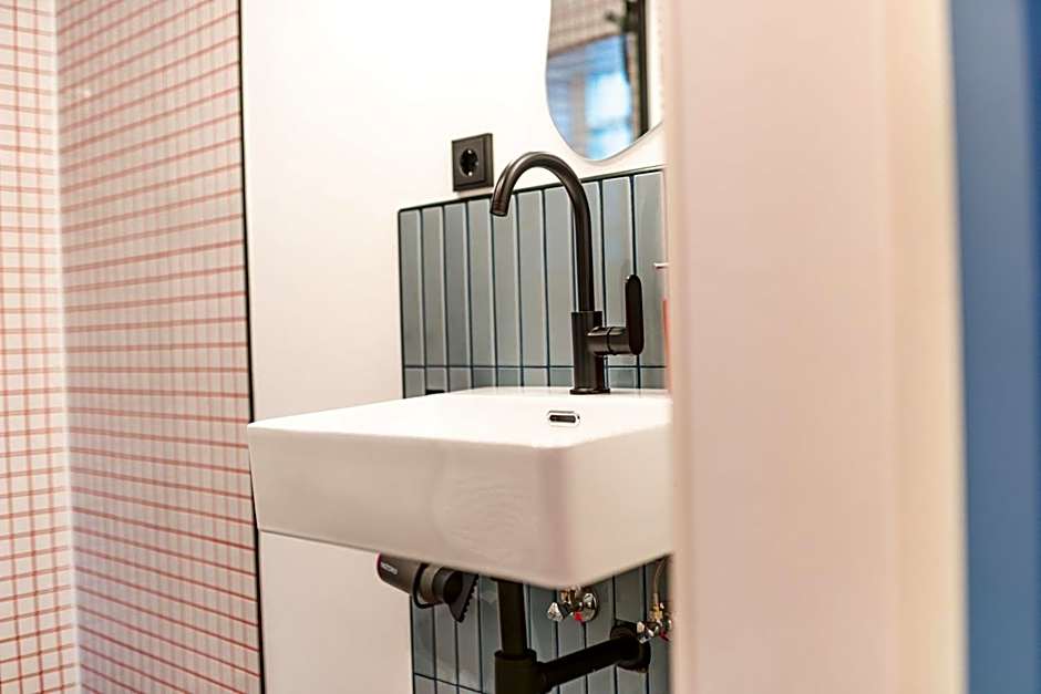 RetroPop Design Apartment , Designerzimmer für je 2 Personen, Top Lage, WIFI