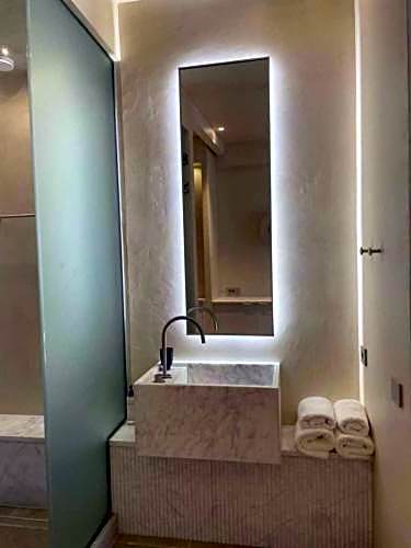 Meros, Santikos Collection