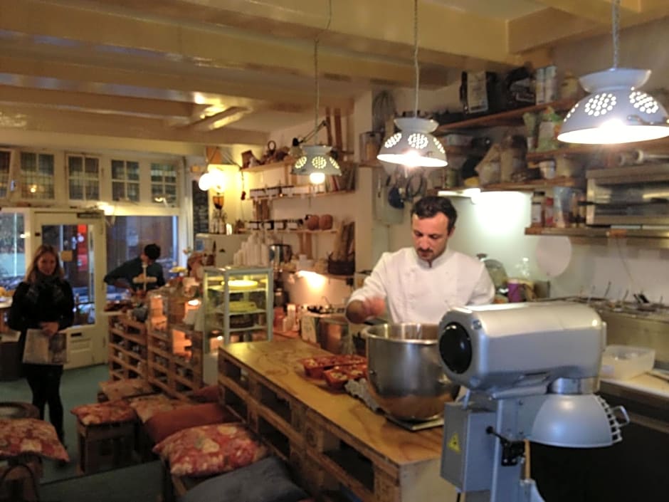 RUST. Bed & Breakfast – Amsterdam, NY