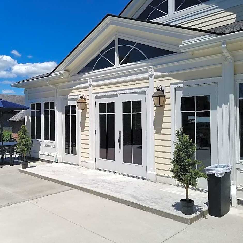 The Bond 1786 Inn