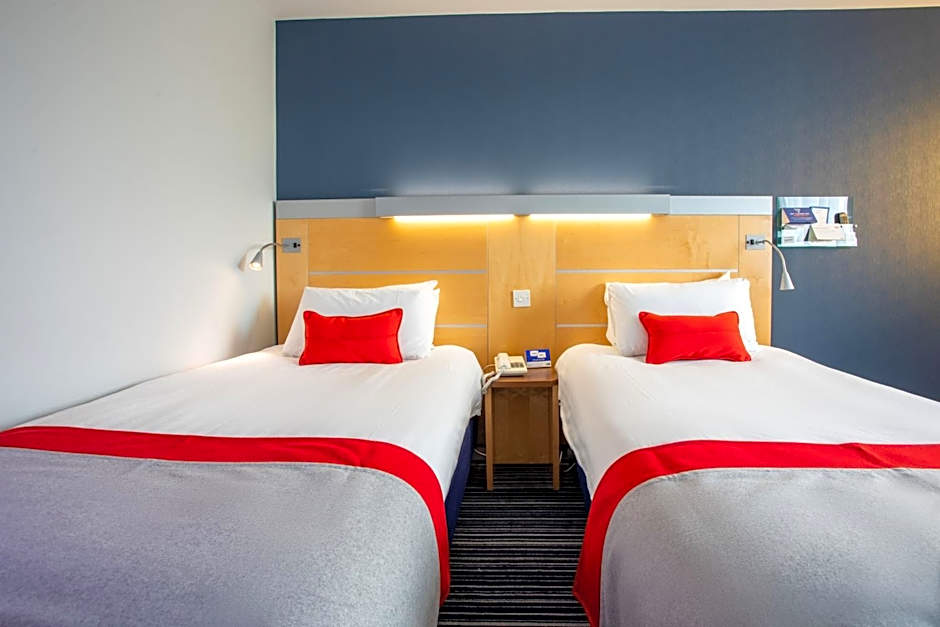 Holiday Inn Express Dunfermline By IHG