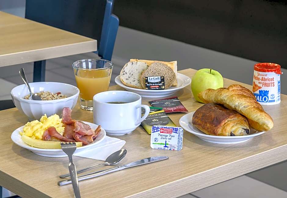 B&B HOTEL Orange - Échangeur A7 A9