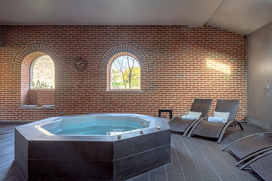 Le Chateau D'Etoges - Les Collectionneurs