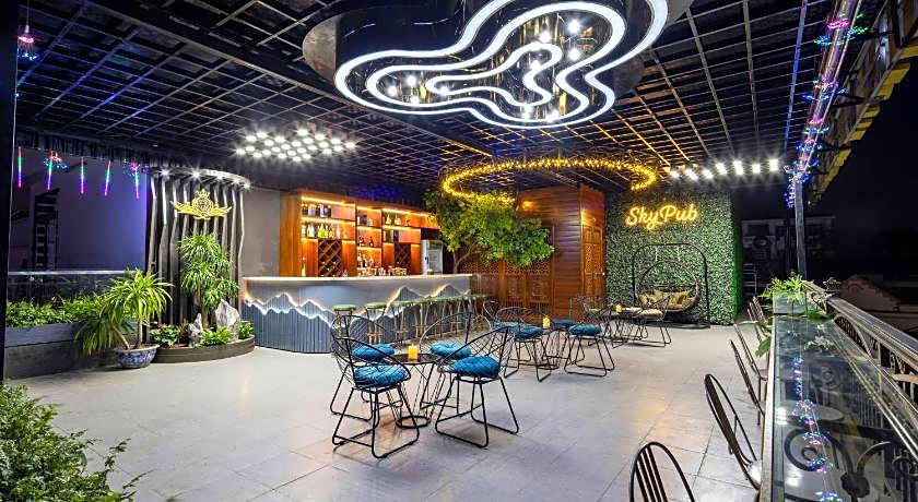 Diamond Luxury Hotel