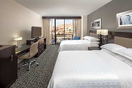 Guest room, 2 Double, High Floor