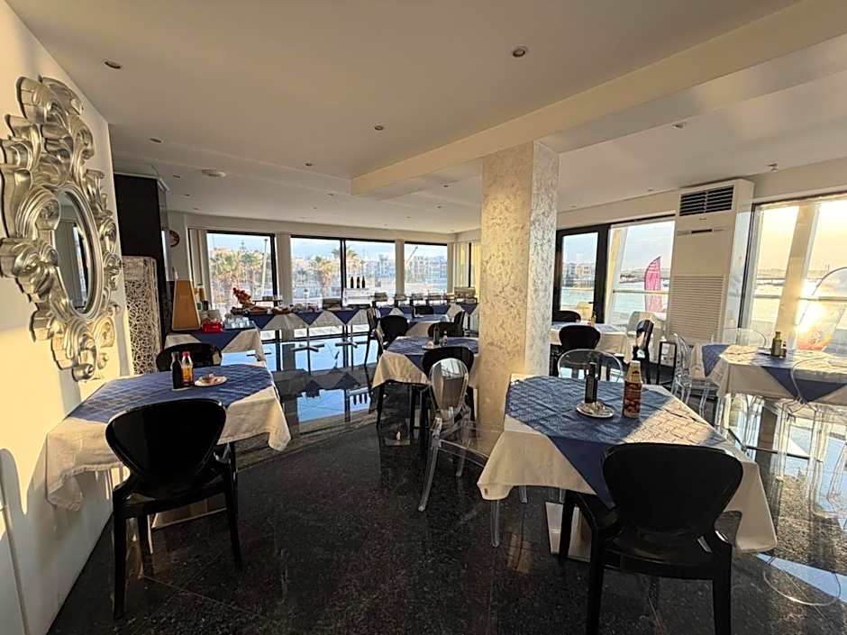 Water's Edge Hotel