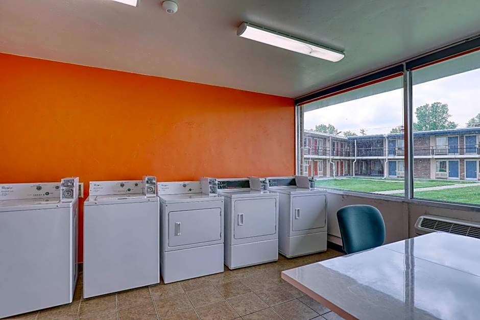 Econo Lodge Neenah