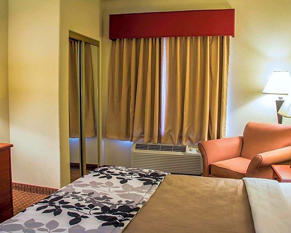 Sleep Inn & Suites at Six Flags