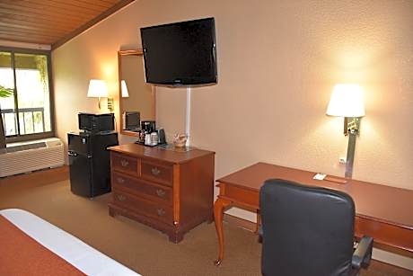 Executive Pool Facing Room