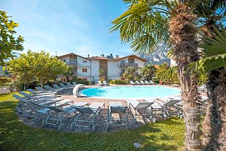 4 Limoni Apartment Resort