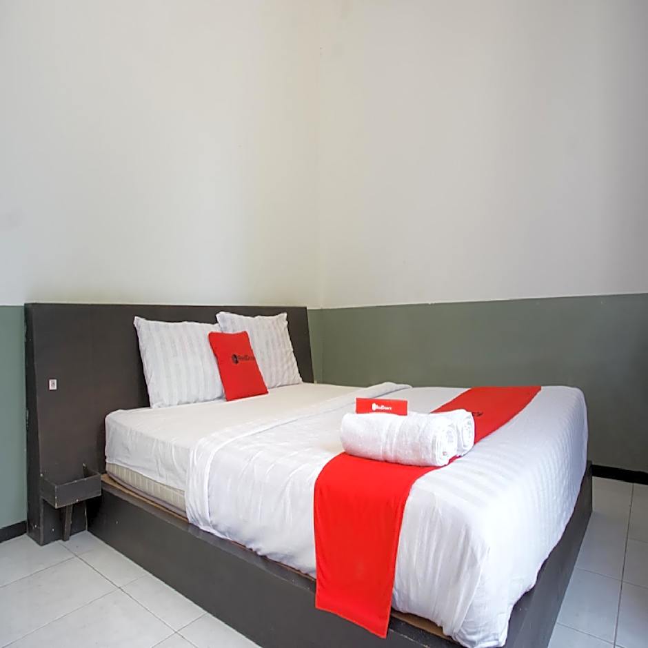 RedDoorz near Paralayang Batu