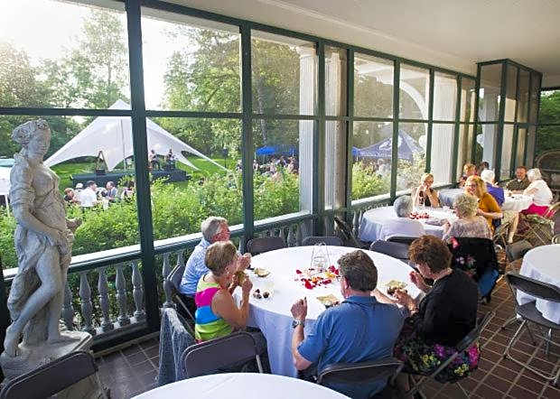 Alexander Mansion Bed & Breakfast