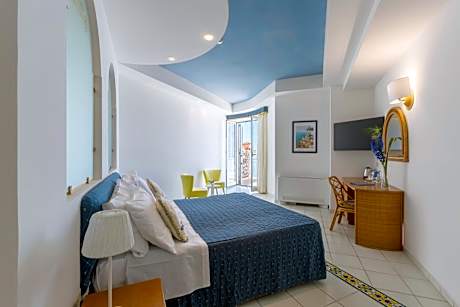 Junior Suite with Balcony