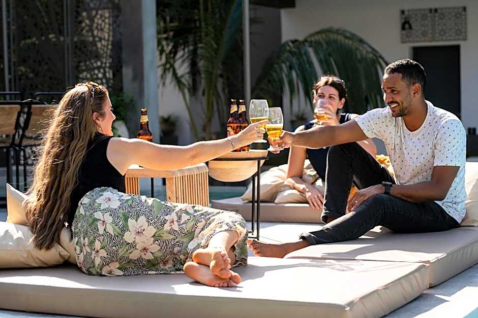 Casa Beach Hotel "Casa Del Mar"