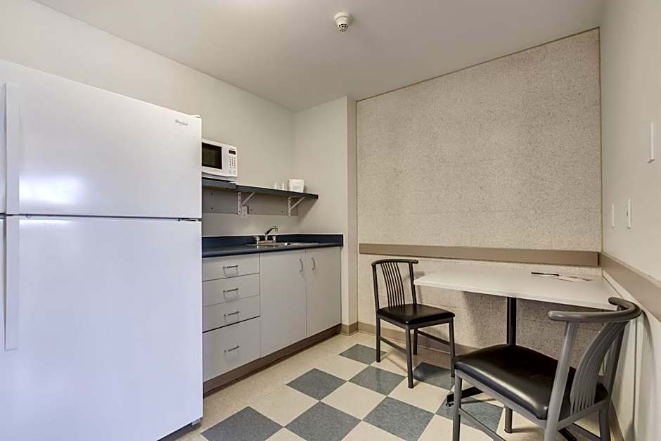 Residence & Conference Centre - Niagara-on-the-Lake