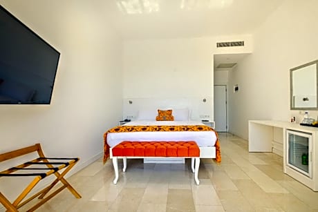 Deluxe Double Room with Bath