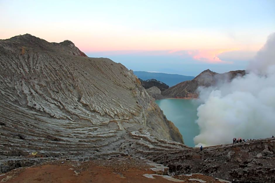 Backpacker Kawah Ijen