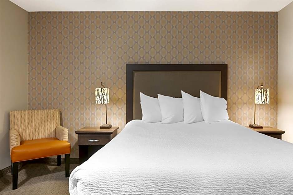 Best Western Plus Country Meadows Inn