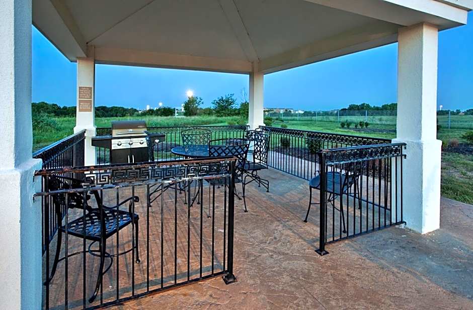 Candlewood Suites Olathe By IHG